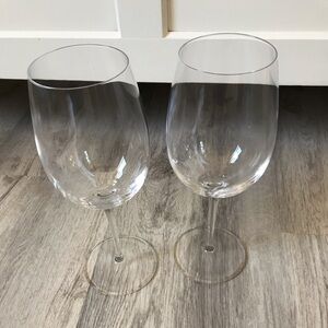 Luigi Bormioli 2-pc Wine Glasses Stemware Gorgeous 9.5’ inches tall, 20 ounces